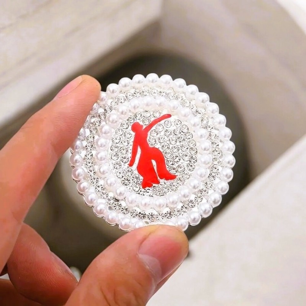 Delta Sigma Theta‎ Brooch Design with Rhinestone and Pearls - Picture 4 of 5